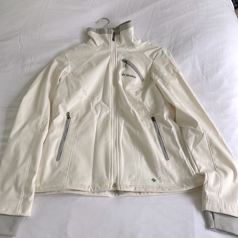 Like new- cream Columbia jacket